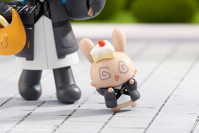 Arknights PVC Statue Mini Series Will You be Having the Dessert? Doctor 10cm - Scale Statue - APEX - Hobby Figures UK