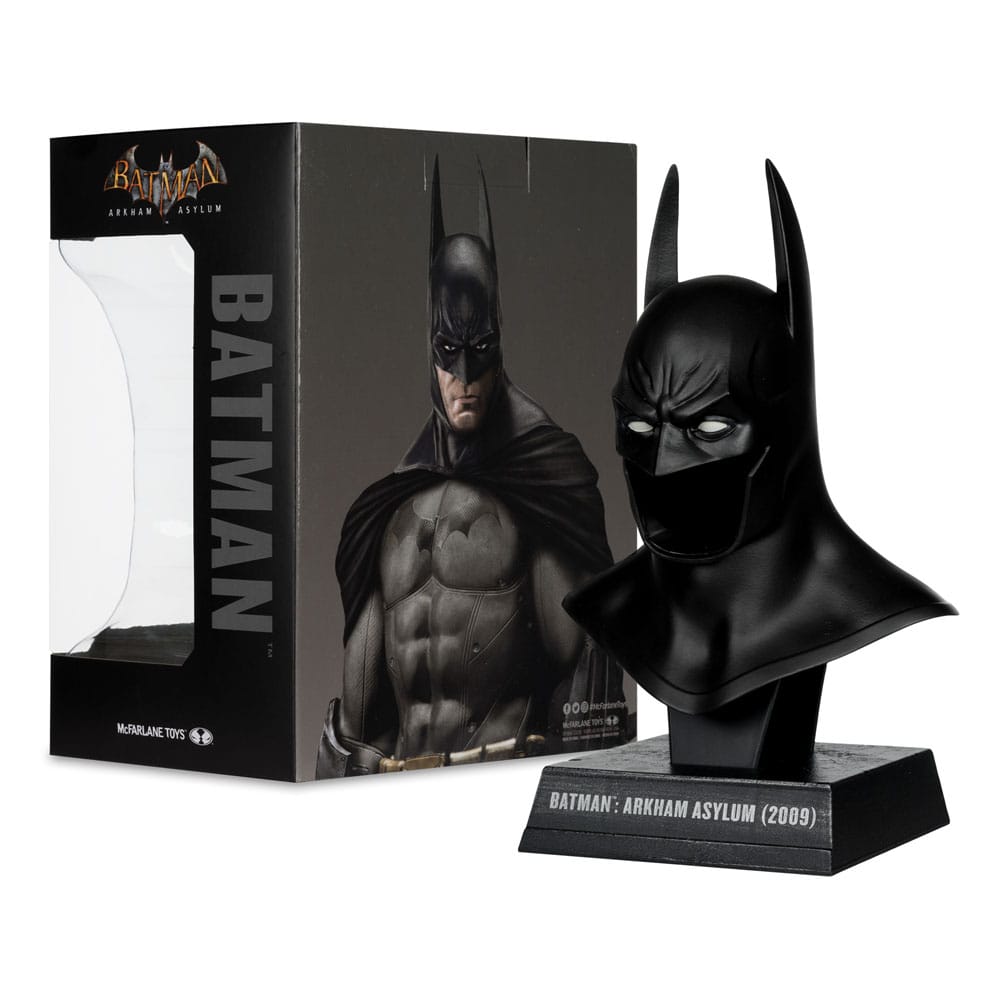 Batman: Arkham Asylum DC Direct Mini Replica 1/3 Batman Cowl 19cm