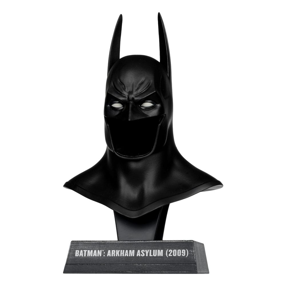Batman: Arkham Asylum DC Direct Mini Replica 1/3 Batman Cowl 19cm