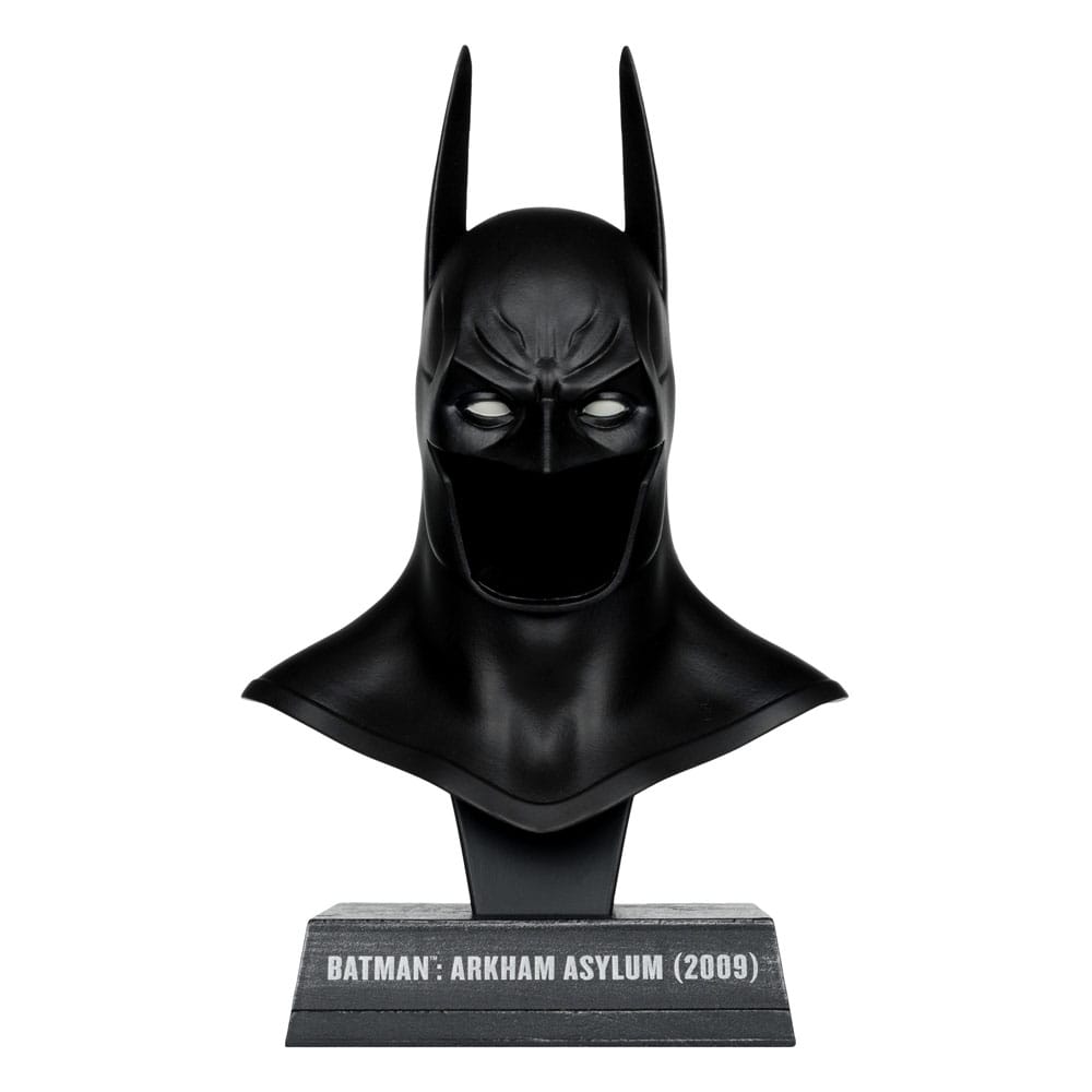 Batman: Arkham Asylum DC Direct Mini Replica 1/3 Batman Cowl 19cm