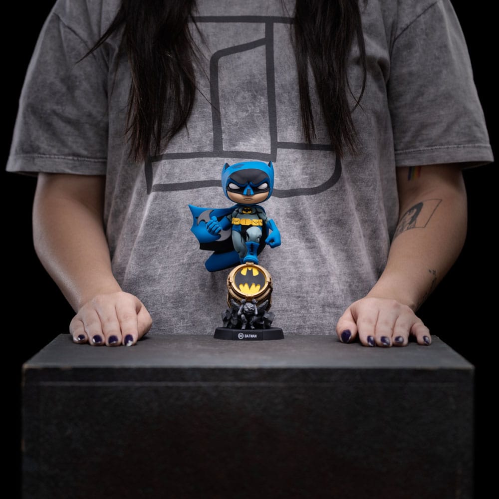 Batman Mini Co. PVC Figure Batman on Bat-Signal (Blue Variant) 15cm - Mini Figures - Iron Studios - Hobby Figures UK