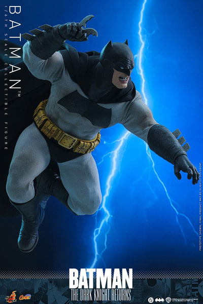 Batman: The Dark Knight Returns Comic Masterpiece Action Figure 1/6 Batman 32cm - Action Figures - Hot Toys - Hobby Figures UK