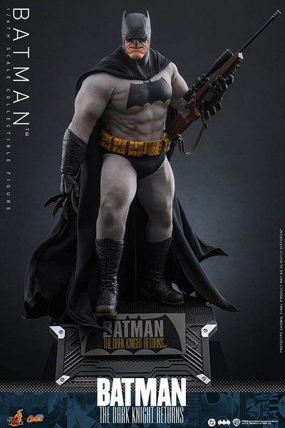 Batman: The Dark Knight Returns Comic Masterpiece Action Figure 1/6 Batman 32cm - Action Figures - Hot Toys - Hobby Figures UK