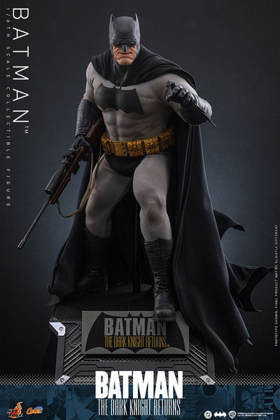 Batman: The Dark Knight Returns Comic Masterpiece Action Figure 1/6 Batman 32cm - Action Figures - Hot Toys - Hobby Figures UK