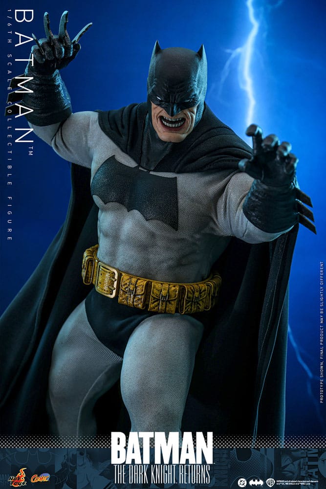Batman: The Dark Knight Returns Comic Masterpiece Action Figure 1/6 Batman 32cm - Action Figures - Hot Toys - Hobby Figures UK