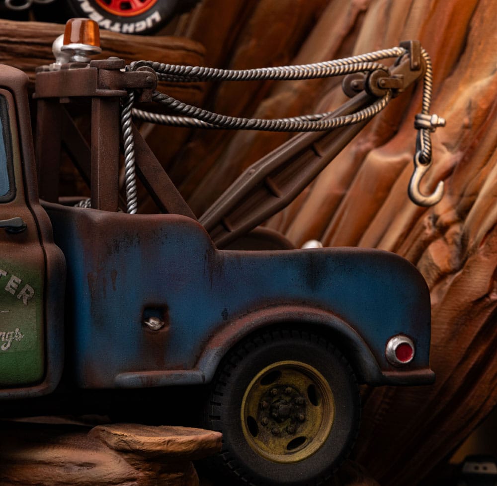 Cars Deluxe Art Scale Statue 1/10 Lightning Mcqueen & Tow Mater 31cm - Scale Statue - Iron Studios - Hobby Figures UK