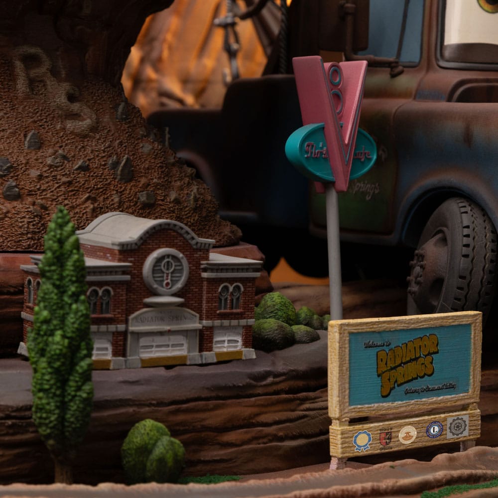 Cars Deluxe Art Scale Statue 1/10 Lightning Mcqueen & Tow Mater 31cm - Scale Statue - Iron Studios - Hobby Figures UK