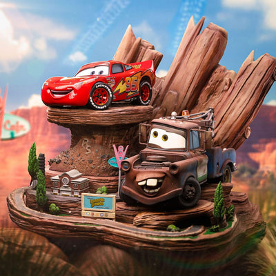 Cars Deluxe Art Scale Statue 1/10 Lightning Mcqueen & Tow Mater 31cm - Scale Statue - Iron Studios - Hobby Figures UK