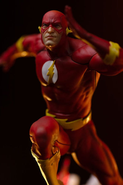 DC Comics Art Scale Statue 1/10 Flash 25cm - Scale Statue - Iron Studios - Hobby Figures UK
