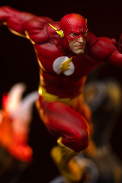 DC Comics Art Scale Statue 1/10 Flash 25cm - Scale Statue - Iron Studios - Hobby Figures UK