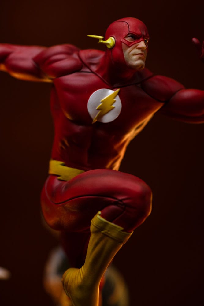 DC Comics Art Scale Statue 1/10 Flash 25cm - Scale Statue - Iron Studios - Hobby Figures UK