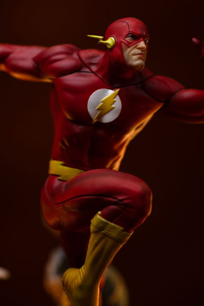 DC Comics Art Scale Statue 1/10 Flash 25cm - Scale Statue - Iron Studios - Hobby Figures UK