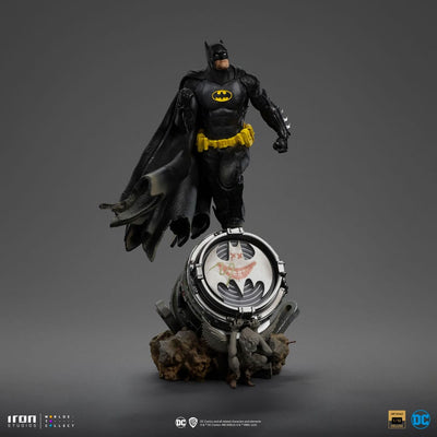 DC Comics BDS Art Scale Statue 1/10 Batman Deluxe (Black Version Exclusive) heo EU Exclusive 30cm - Scale Statue - Iron Studios - Hobby Figures UK
