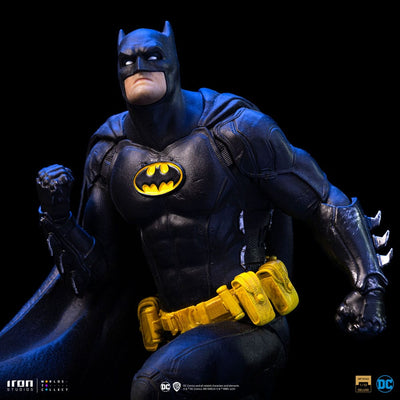 DC Comics BDS Art Scale Statue 1/10 Batman Deluxe (Black Version Exclusive) heo EU Exclusive 30cm - Scale Statue - Iron Studios - Hobby Figures UK