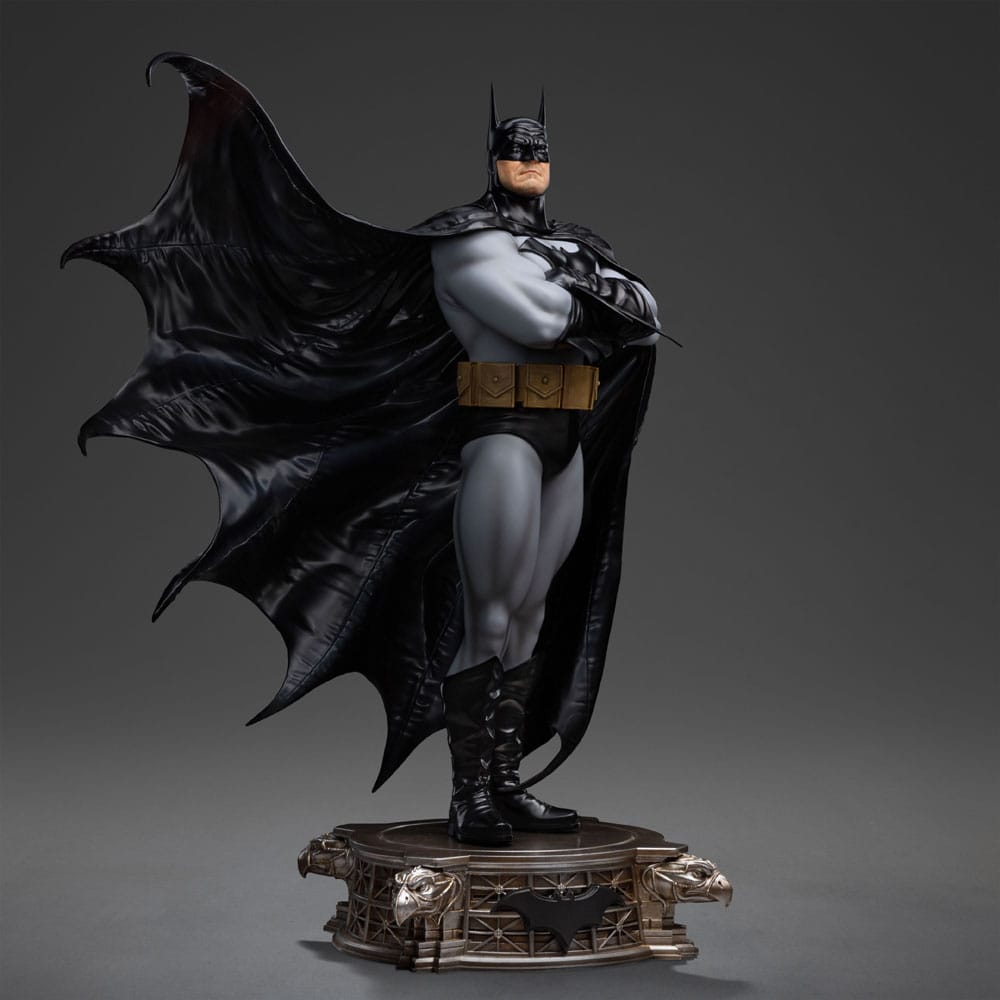 DC Comics Legacy Replica Statue 1/4 Batman DC Trinity 60cm - Scale Statue - Iron Studios - Hobby Figures UK