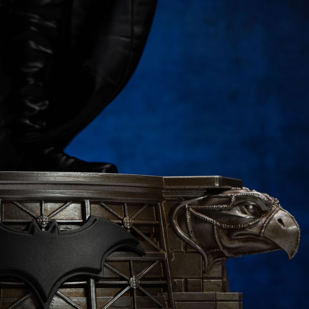 DC Comics Legacy Replica Statue 1/4 Batman DC Trinity 60cm - Scale Statue - Iron Studios - Hobby Figures UK