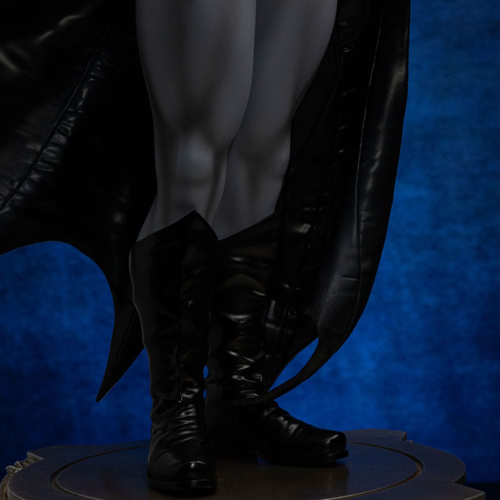 DC Comics Legacy Replica Statue 1/4 Batman DC Trinity 60cm - Scale Statue - Iron Studios - Hobby Figures UK