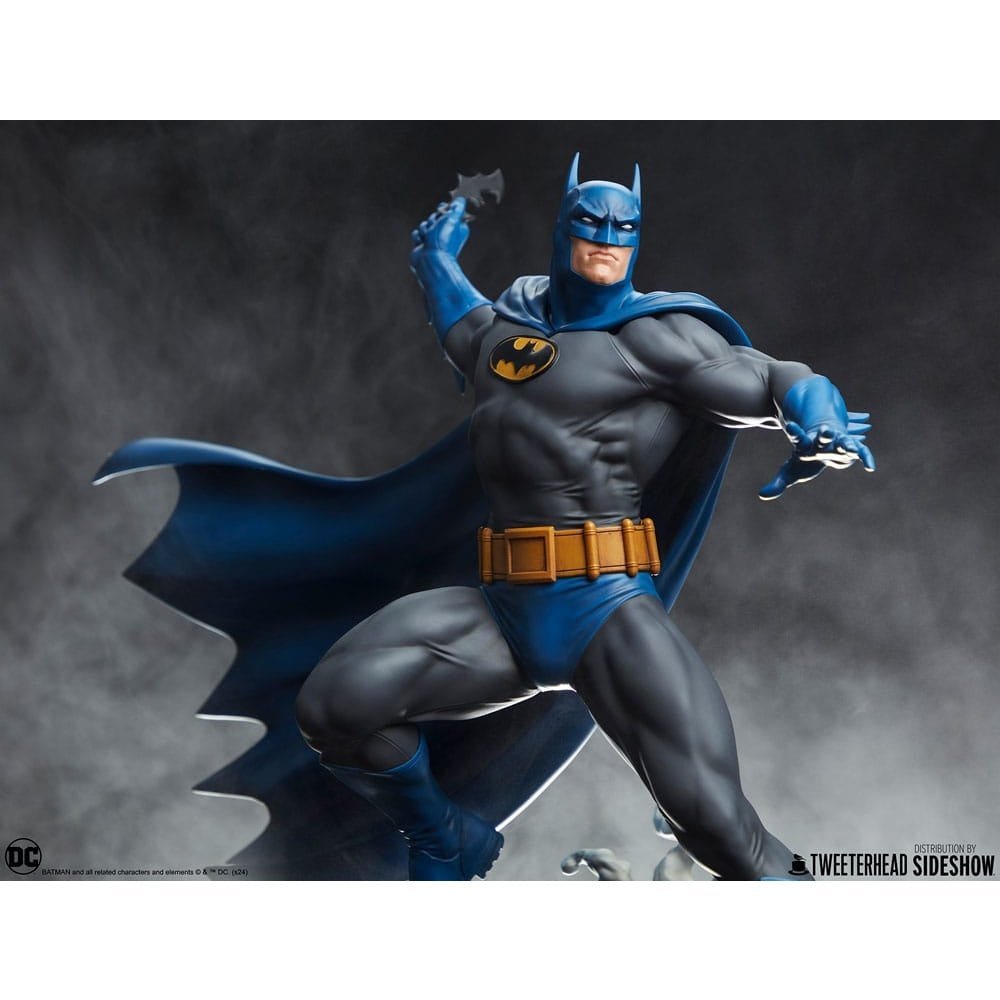 DC Comics Maquette 1/4 Batman (Retro Edition) 66cm - Scale Statue - Tweeterhead - Hobby Figures UK