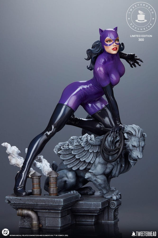 DC Comics Maquette 1/6 Catwoman (Purple Edition) 35cm - Scale Statue - Tweeterhead - Hobby Figures UK