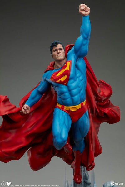 DC Comics Premium Format Statue Superman 84cm - Scale Statue - Sideshow Collectibles - Hobby Figures UK