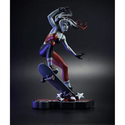 DC Direct Harley Quinn: Red, White & Black Statue 1/10 Harley Quinn by Ivan Tao 20cm - Scale Statue - McFarlane Toys - Hobby Figures UK