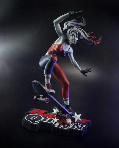 DC Direct Harley Quinn: Red, White & Black Statue 1/10 Harley Quinn by Ivan Tao 20cm - Scale Statue - McFarlane Toys - Hobby Figures UK