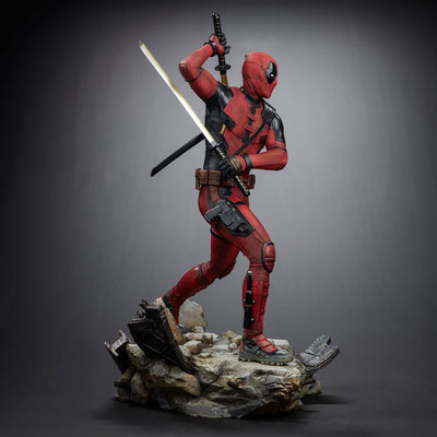 Deadpool 3 Legacy Replica Statue 1/4 Deadpool 58cm - Scale Statue - Iron Studios - Hobby Figures UK