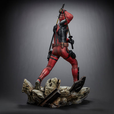 Deadpool 3 Legacy Replica Statue 1/4 Deadpool 58cm - Scale Statue - Iron Studios - Hobby Figures UK