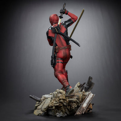 Deadpool 3 Legacy Replica Statue 1/4 Deadpool 58cm - Scale Statue - Iron Studios - Hobby Figures UK