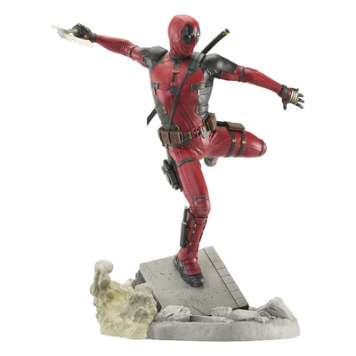 Deadpool & Wolverine Gallery PVC Statue Deadpool 25cm - Scale Statue - Diamond Select - Hobby Figures UK