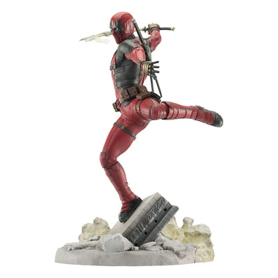 Deadpool & Wolverine Gallery PVC Statue Deadpool 25cm - Scale Statue - Diamond Select - Hobby Figures UK