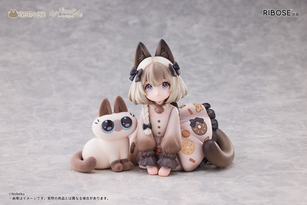 Decorated Life Collection PVC Statue Tea Time Cats x Siamese Cat
