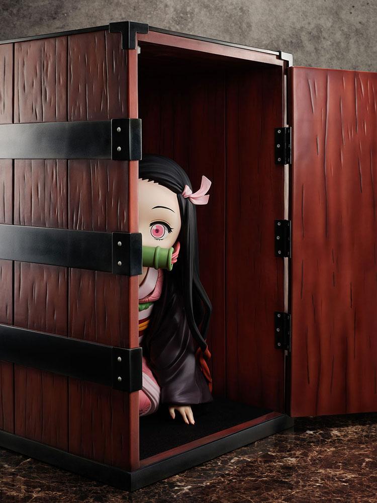 Demon Slayer: Kimetsu no Yaiba Big Size Statue Nezuko in a Box 44cm - Scale Statue - Furyu - Hobby Figures UK