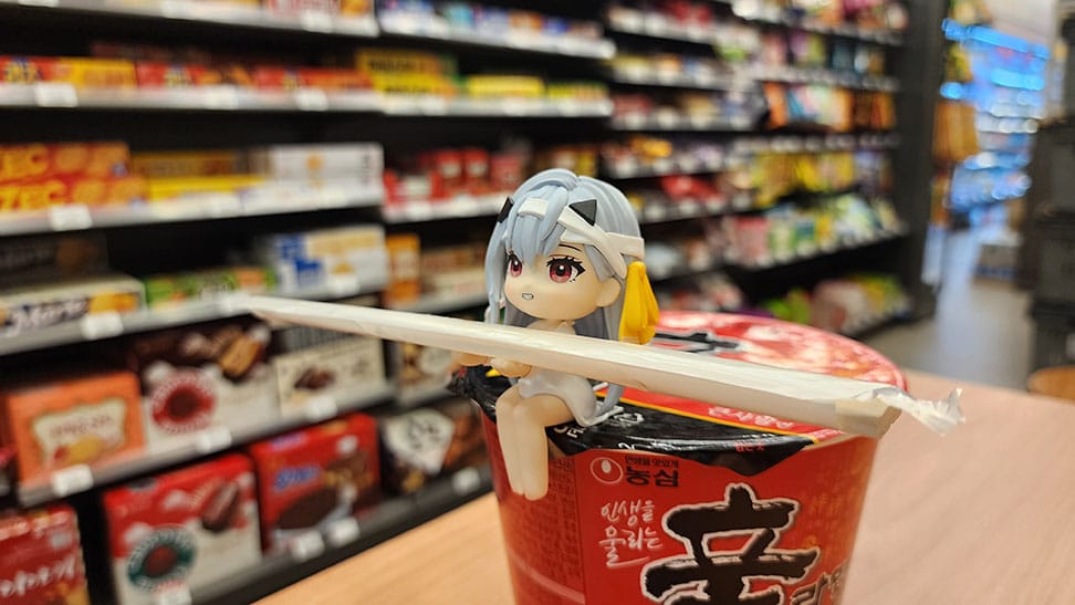 Goddess of Victory: Nikke Cup Noodle Holder PVC Statue Modernia 8cm - Scale Statue - ClawsUp - Hobby Figures UK