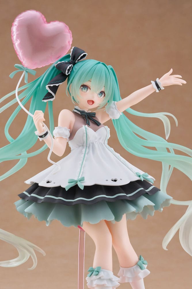 Hatsune Miku AMP+ PVC Statue Statue Hatsune Miku Birthday 2025 Party Ver. 21cm - Scale Statue - Taito Prize - Hobby Figures UK