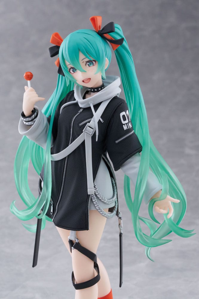 Hatsune Miku Wonderland PVC Statue Fashion Punk Ver. 18cm - Scale Statue - Taito Prize - Hobby Figures UK