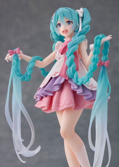 Hatsune Miku PVC Statue Hatsune Miku Wonderland Rapuinzel Ver. 18cm - Scale Statue - Taito Prize - Hobby Figures UK