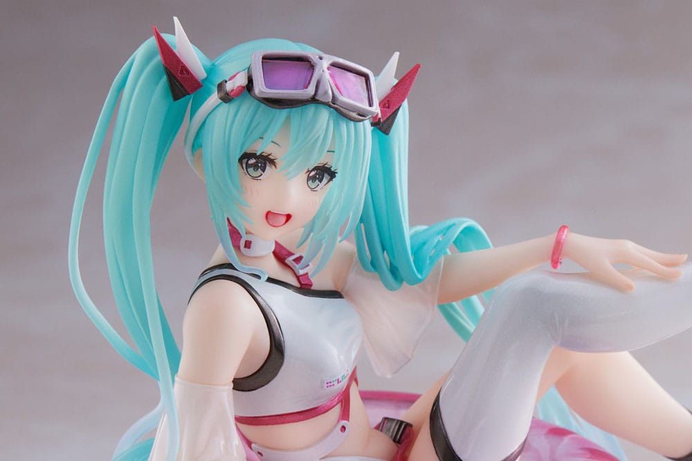 Hatsune Miku Wonderland PVC Statue Aqua Float Girls Figure Hatsune Miku Reissue 18cm - Scale Statue - Taito Prize - Hobby Figures UK