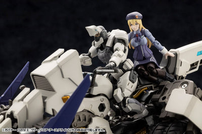 Hexa Gear Plastic Model Kit 1/24 Govenor Queen of White: Virginia Earthcline 8cm - Model Kit - Kotobukiya - Hobby Figures UK