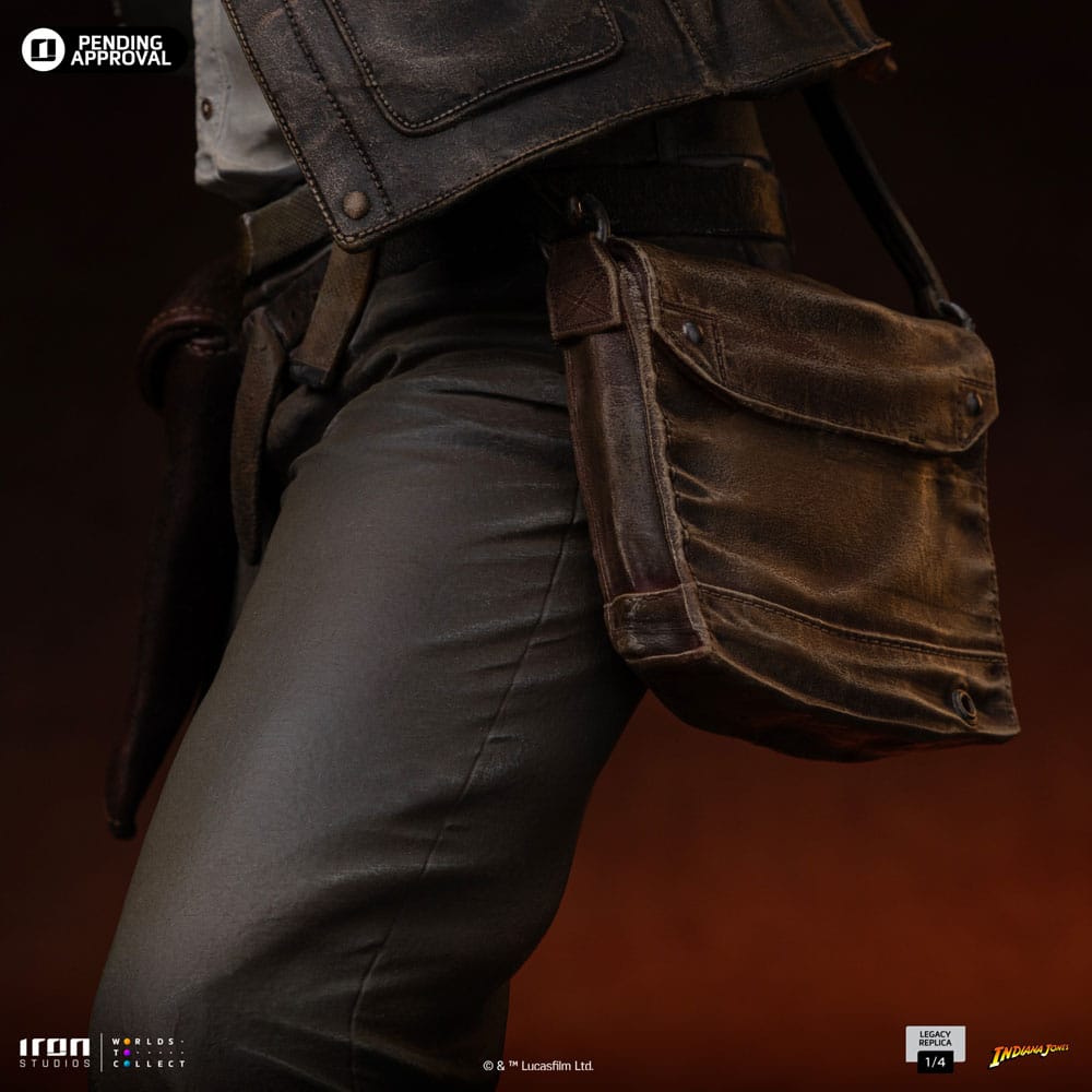 Indiana Jones Legacy Replica Statue 1/4 Indiana Jones 61cm - Scale Statue - Iron Studios - Hobby Figures UK