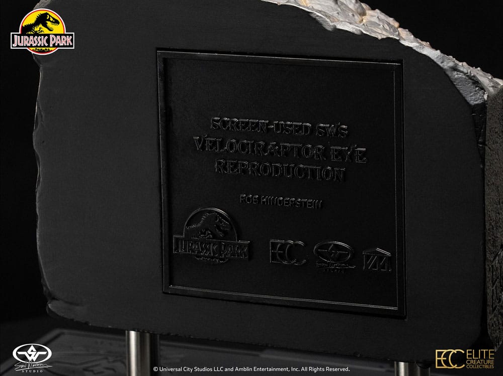 Jurassic Park 1/1 Replica Bust Velociraptor Eye 23cm - Scale Statue - Elite Creature Collectibles - Hobby Figures UK