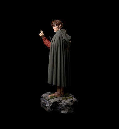 Lord of the Rings Life-Size Statue Frodo 152cm - Scale Statue - Muckle Mannequins - Hobby Figures UK