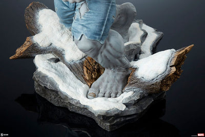 Marvel Statue Grey Hulk vs Wolverine 58cm - Scale Statue - Sideshow Collectibles - Hobby Figures UK