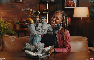 Marvel Statue Grey Hulk vs Wolverine 58cm - Scale Statue - Sideshow Collectibles - Hobby Figures UK