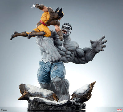 Marvel Statue Grey Hulk vs Wolverine 58cm - Scale Statue - Sideshow Collectibles - Hobby Figures UK