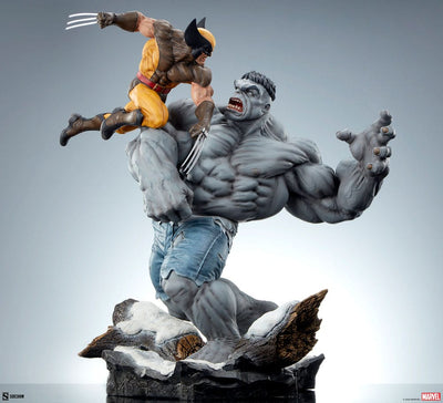 Marvel Statue Grey Hulk vs Wolverine 58cm - Scale Statue - Sideshow Collectibles - Hobby Figures UK