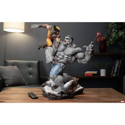 Marvel Statue Grey Hulk vs Wolverine 58cm - Scale Statue - Sideshow Collectibles - Hobby Figures UK