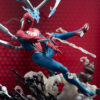 Marvel's Spider-Man 2 Marvel Gallery Deluxe PVC Diorama Spider-Man (Gamerverse) 30cm - Scale Statue - Diamond Select - Hobby Figures UK
