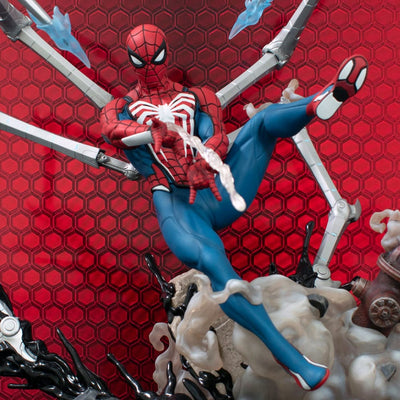 Marvel's Spider-Man 2 Marvel Gallery Deluxe PVC Diorama Spider-Man (Gamerverse) 30cm - Scale Statue - Diamond Select - Hobby Figures UK