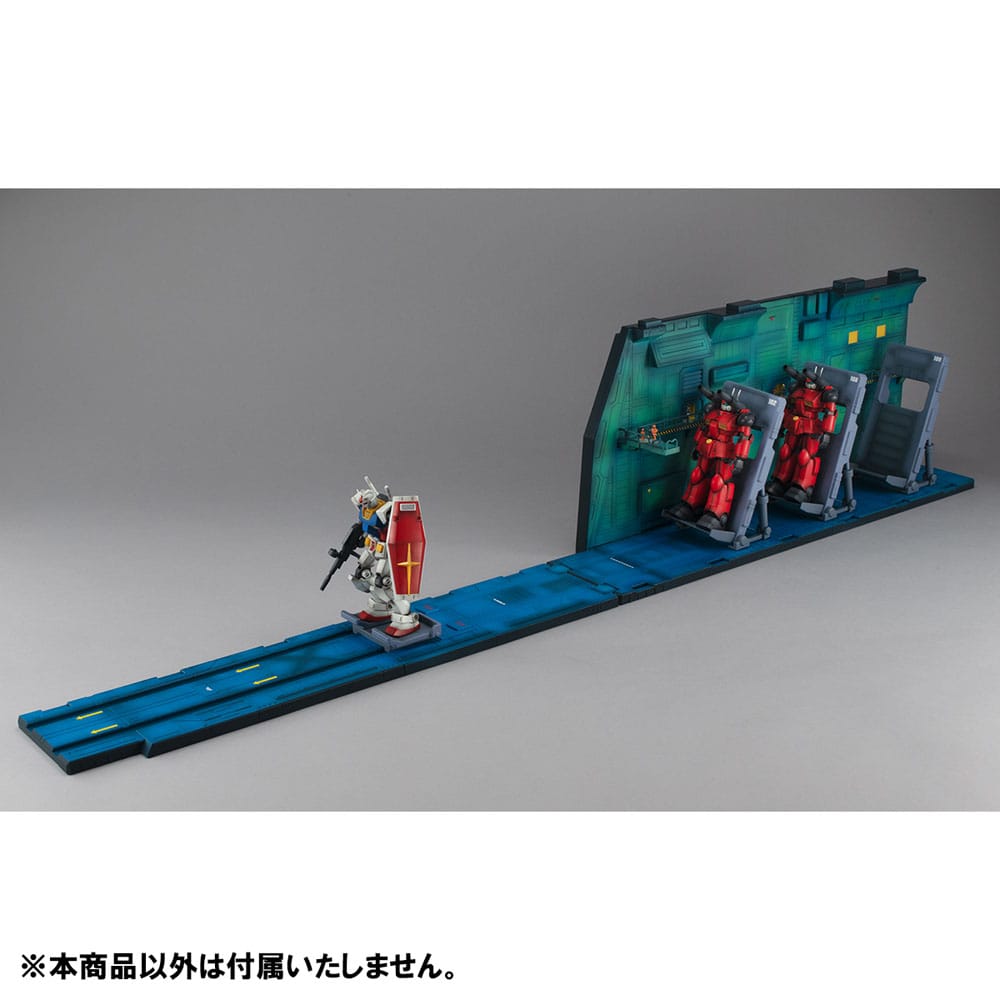 Mobile Suit Gundam SEED Realistic Model Series Diorama 1/144 White Base Catapult Deck Anime Edition - Scale Statue - Megahouse - Hobby Figures UK